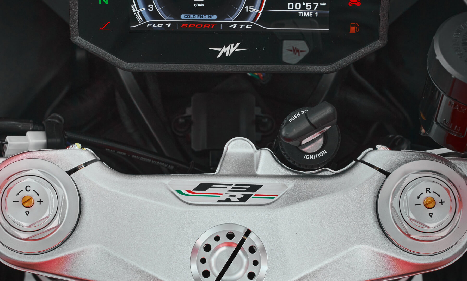 F3 R, official photograph 9 of 14
