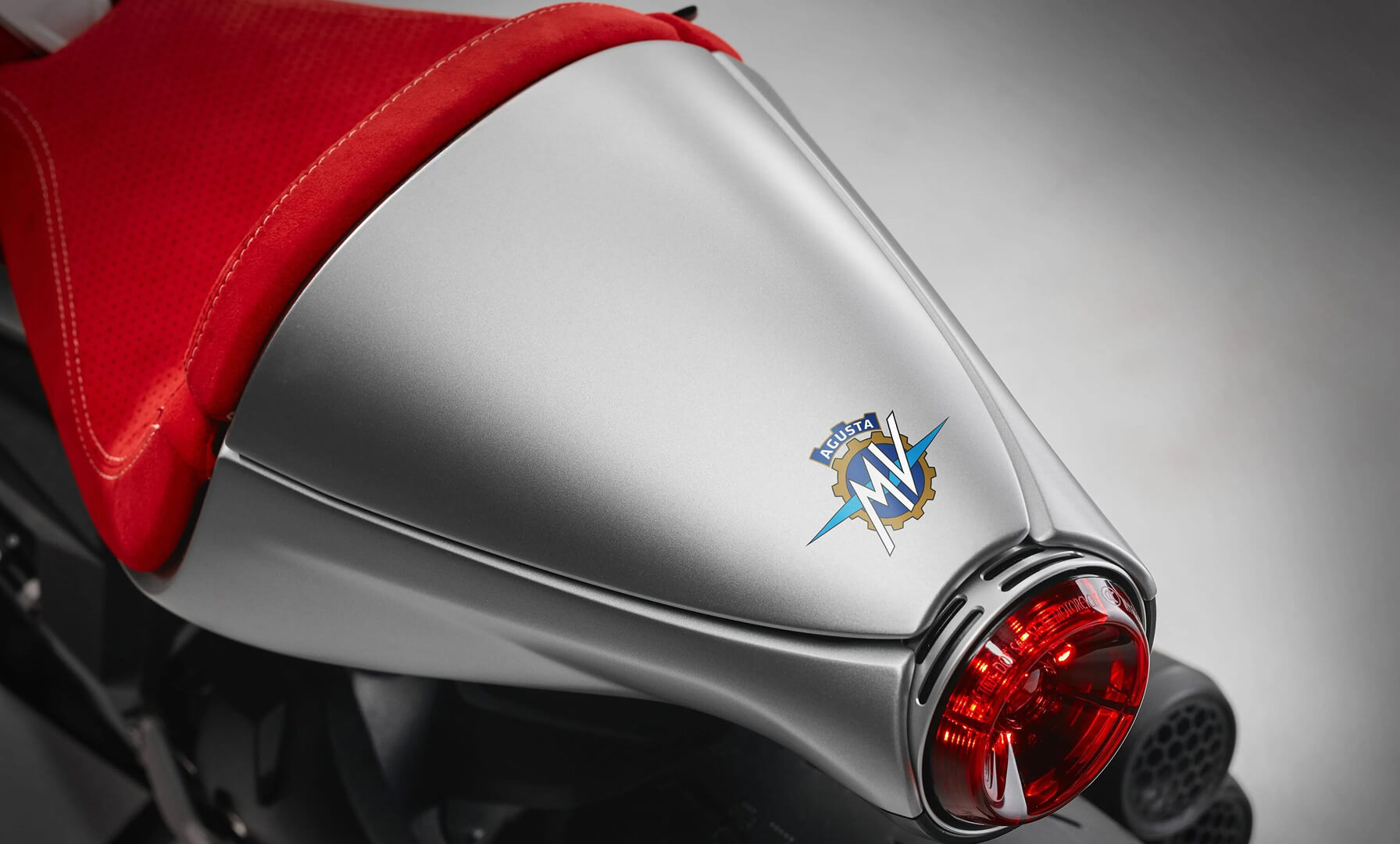 Superveloce S, official photograph 5 of 8