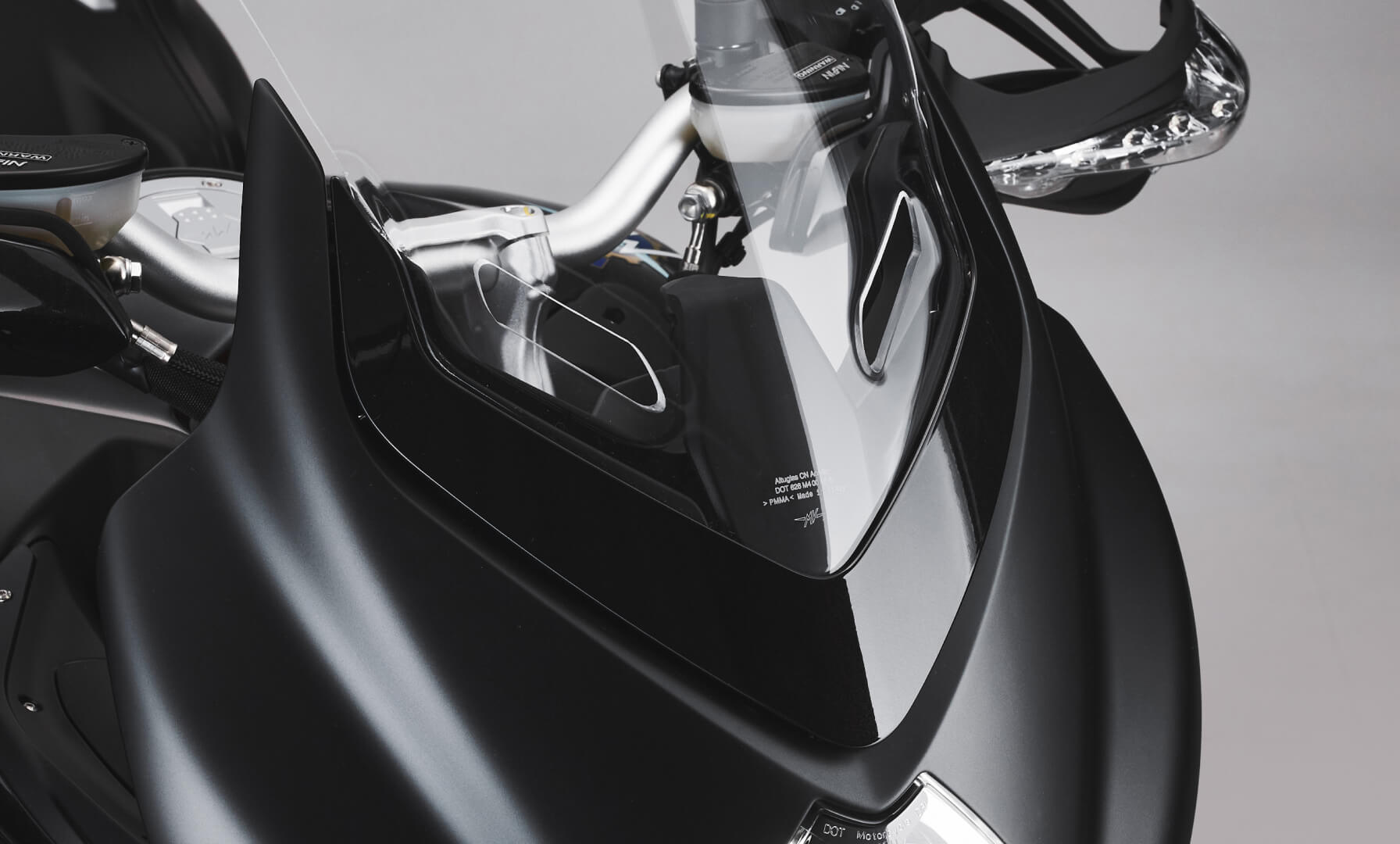Turismo Veloce Lusso SCS, official photograph 11 of 21